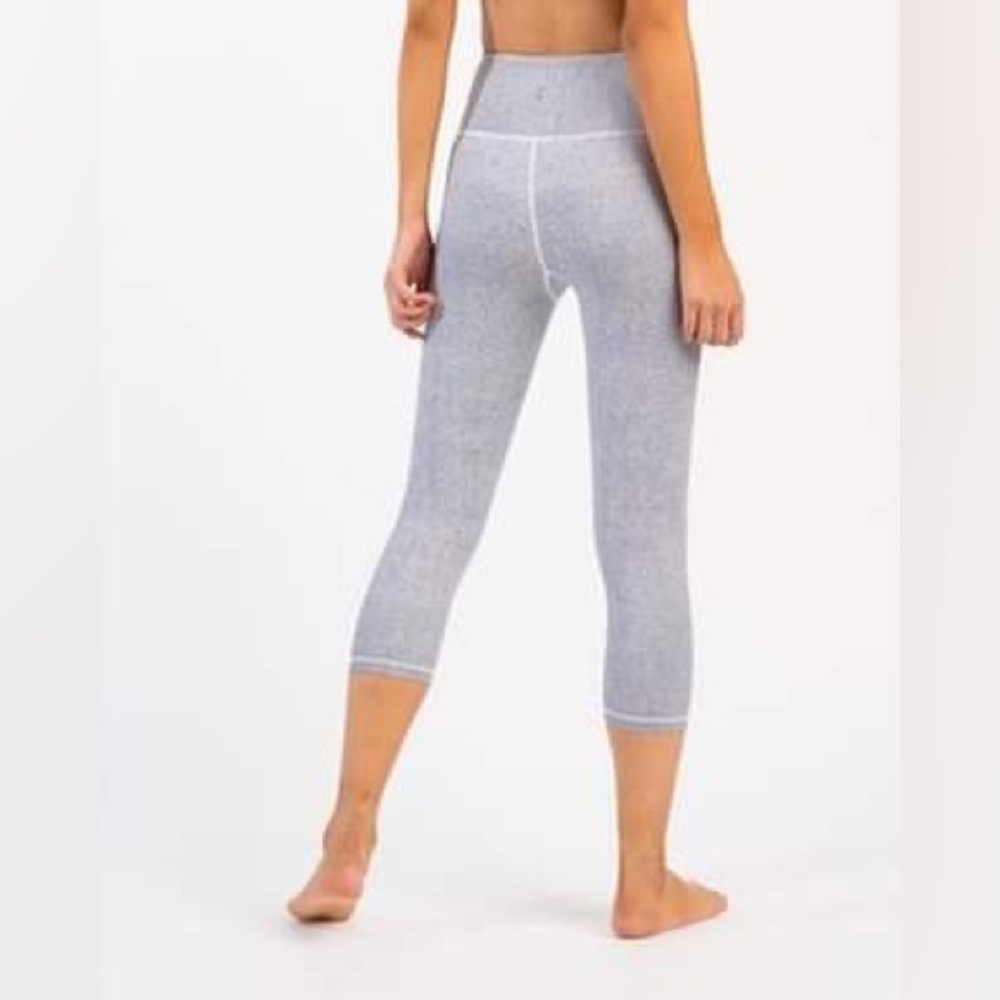 ZYIA 17” Active Racer Crop Capri Legging Size 2